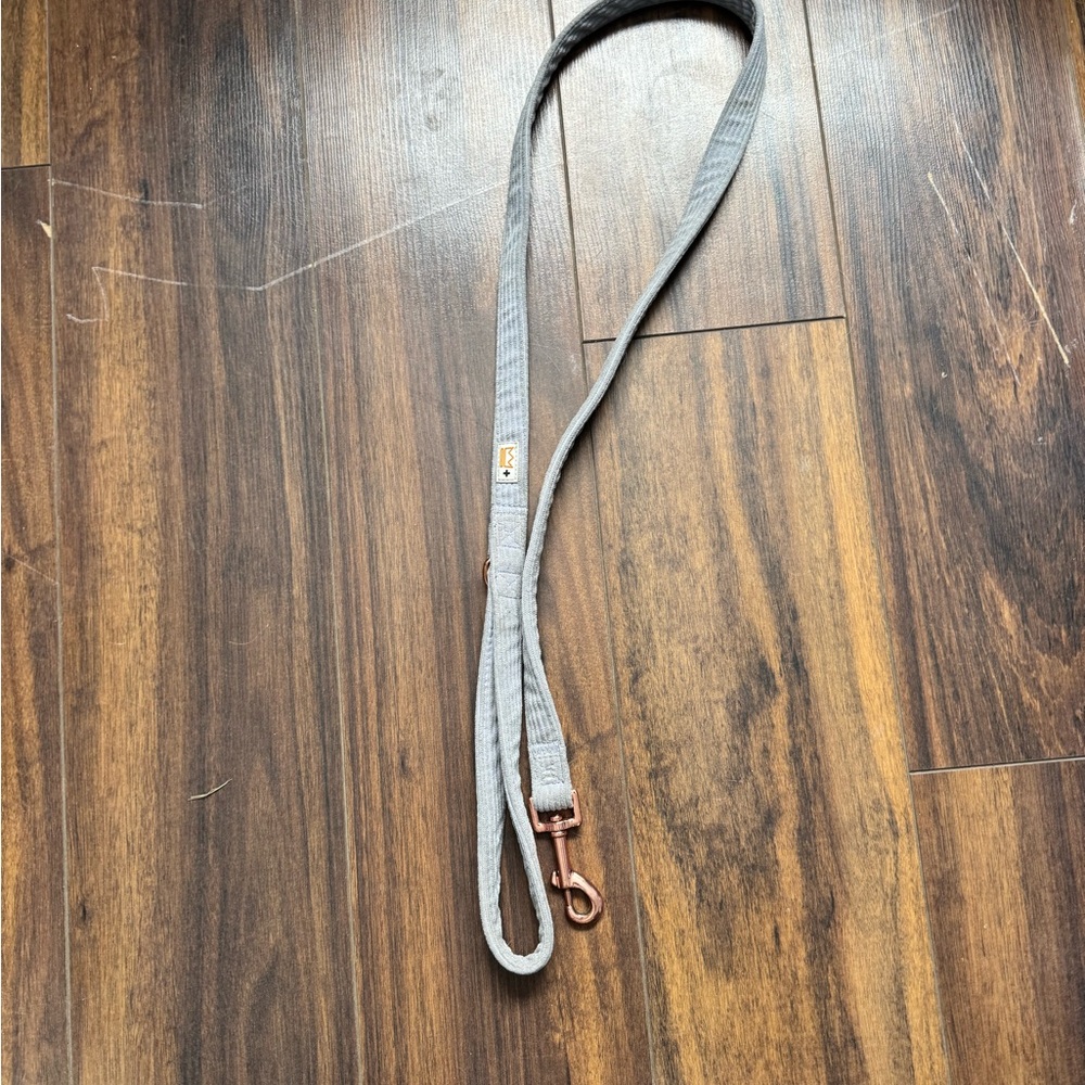 Gray Dog Leash with Rose Gold Clip